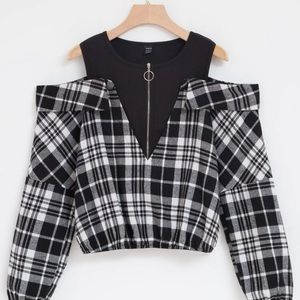 Black and white tee-long sleeve